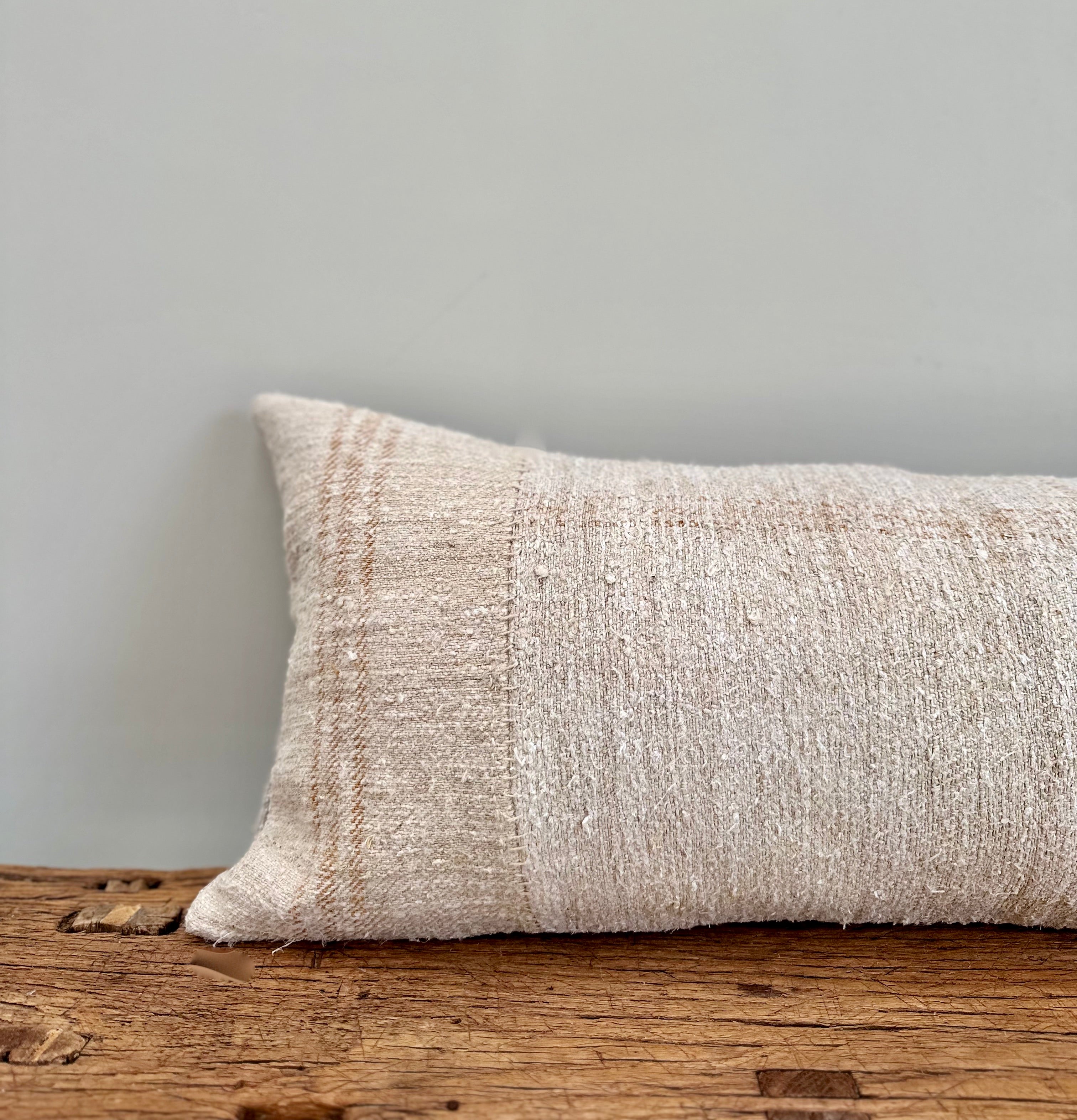 Oversized grain-sack Bolster 115 x 31 Soft tan with texture