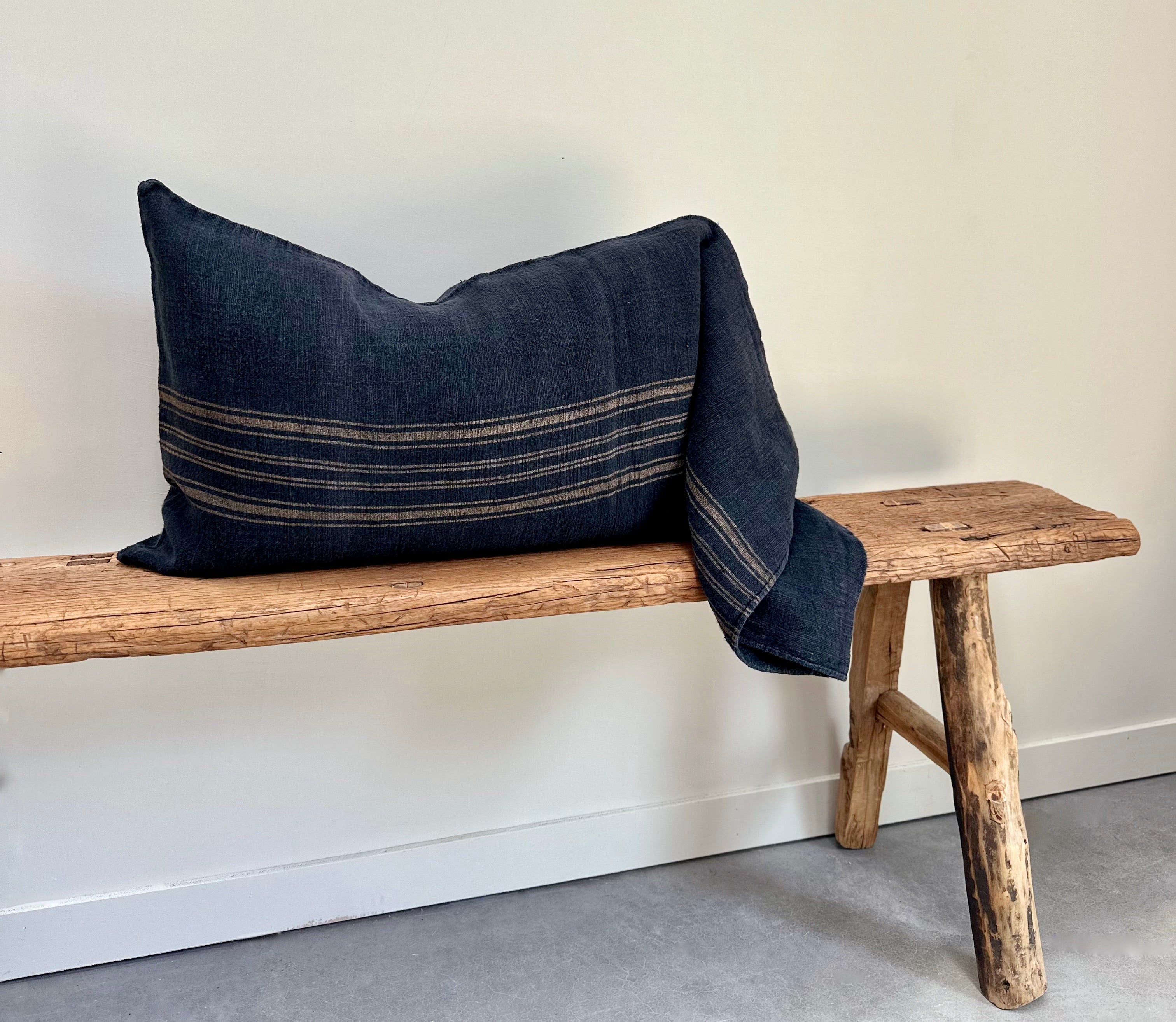 Grain-sack pillow slip 75 x 50 indigo Blue with gold stripe