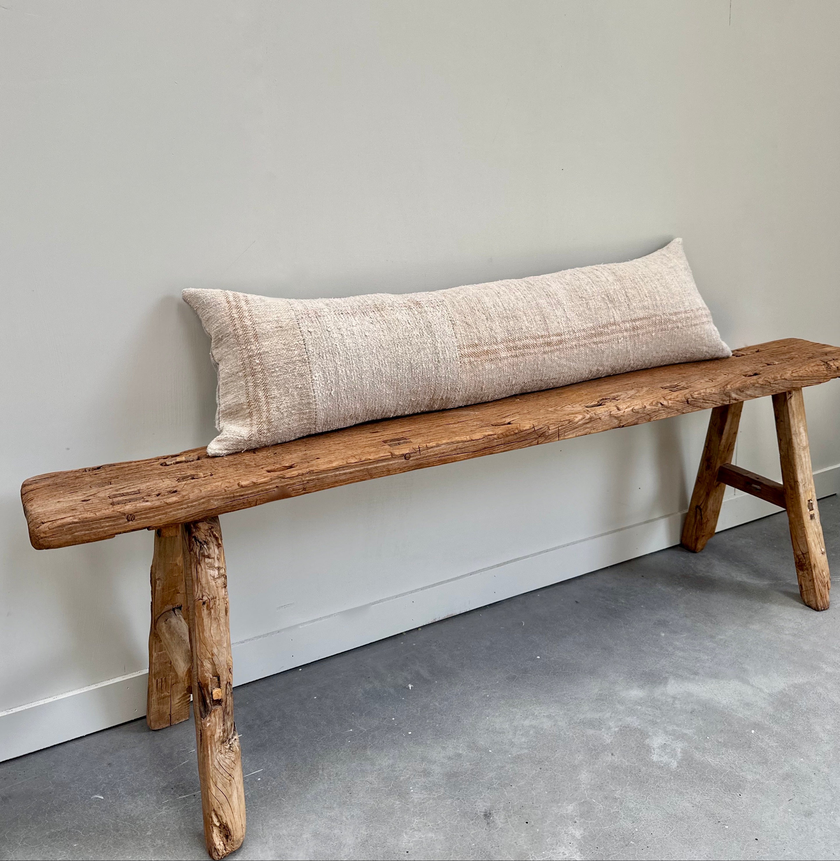 Oversized grain-sack Bolster 115 x 31 Soft tan with texture