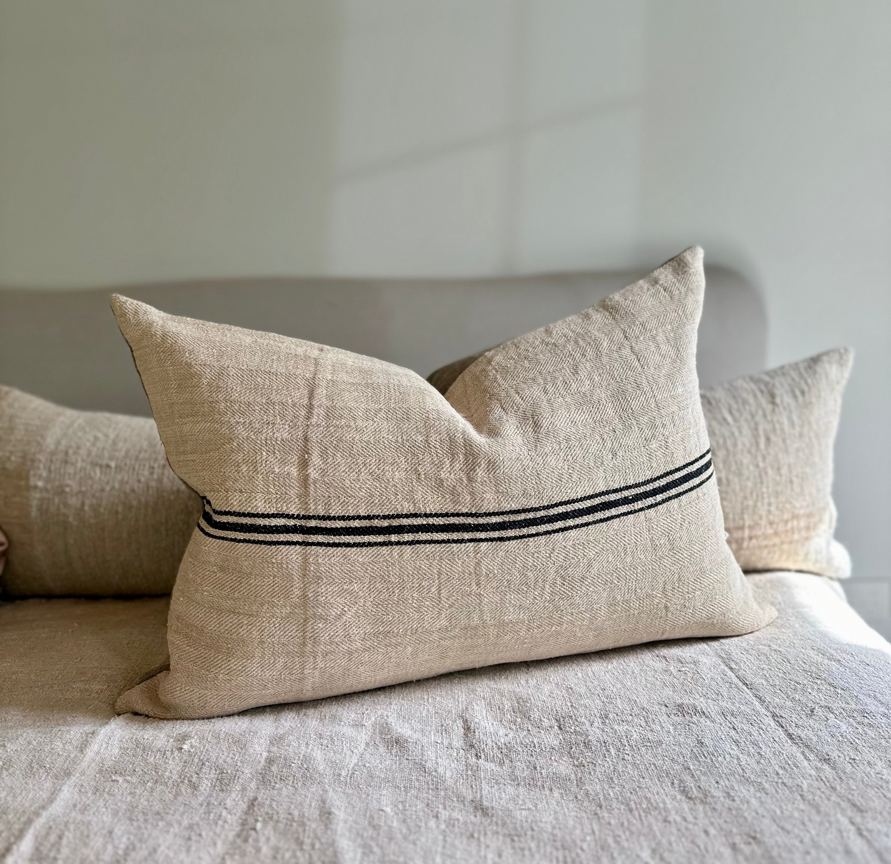 Grain-sack cushion 60 x 40 Black stripe