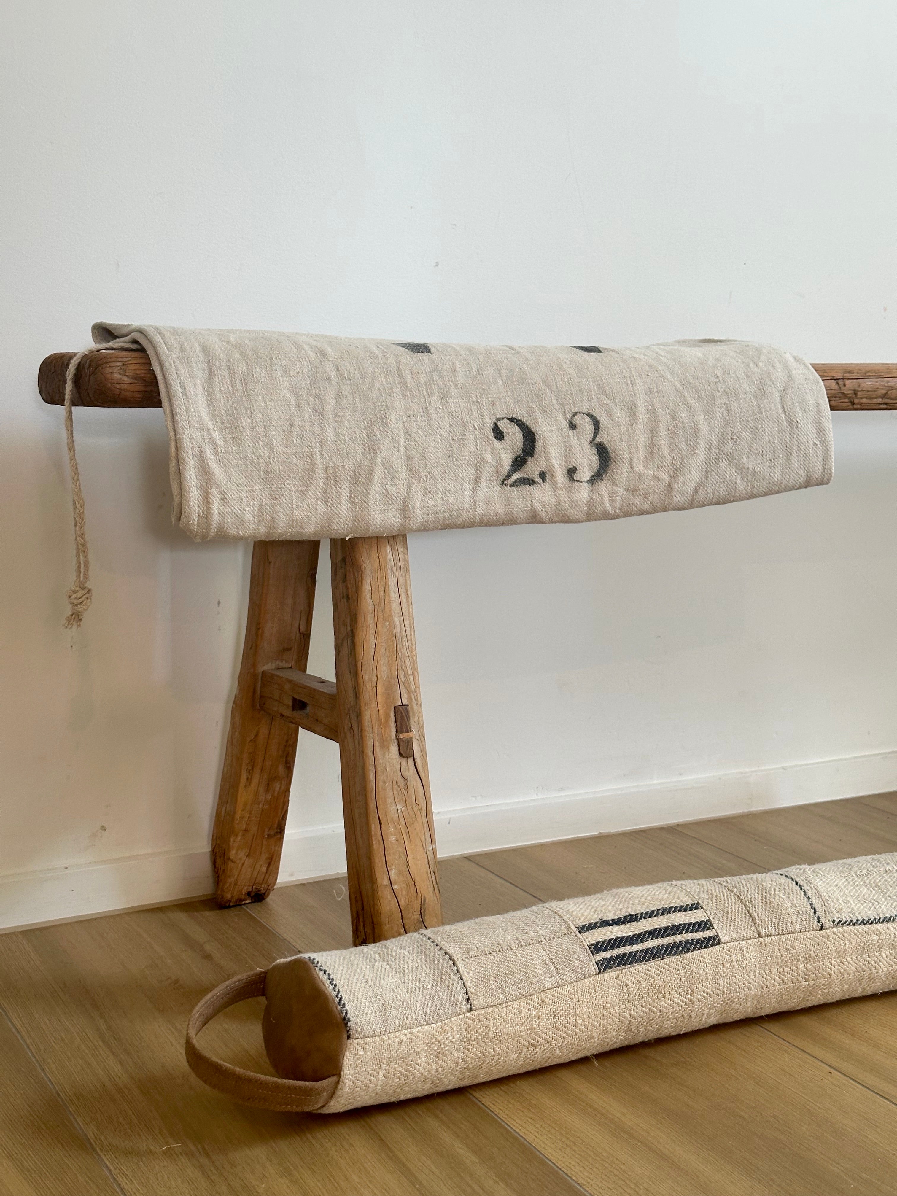 Grain-sack draught excluder