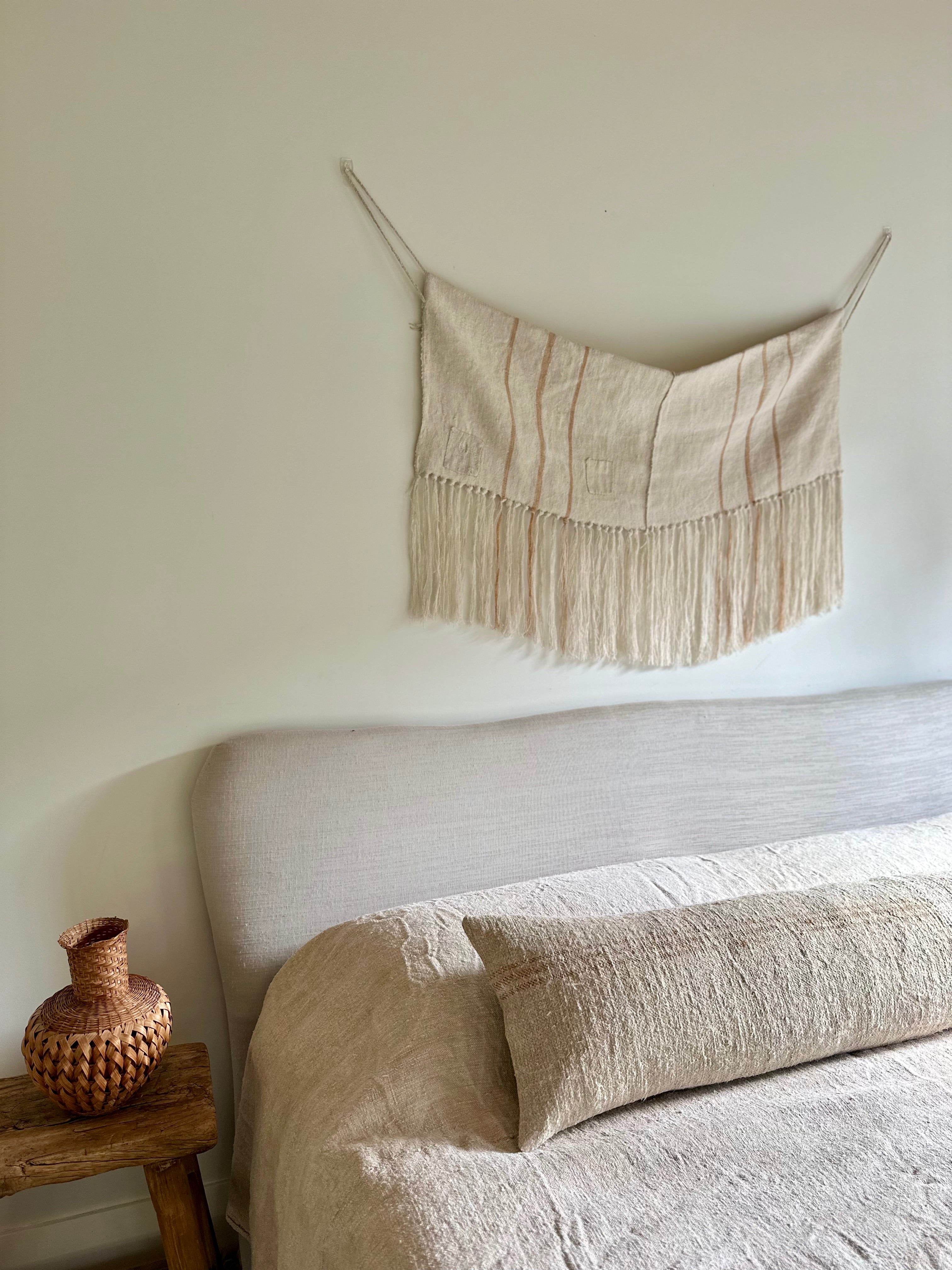 Oversized grain-sack Bolster 115 x 31 Soft tan with texture