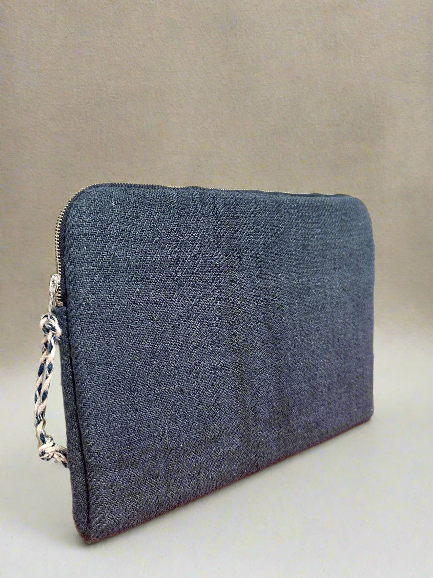 Grain-sack Lap top sleeve indigo with beaded puller.