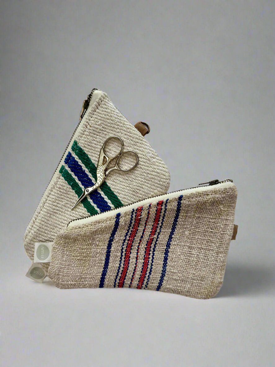 Grain- sack scissor pouch