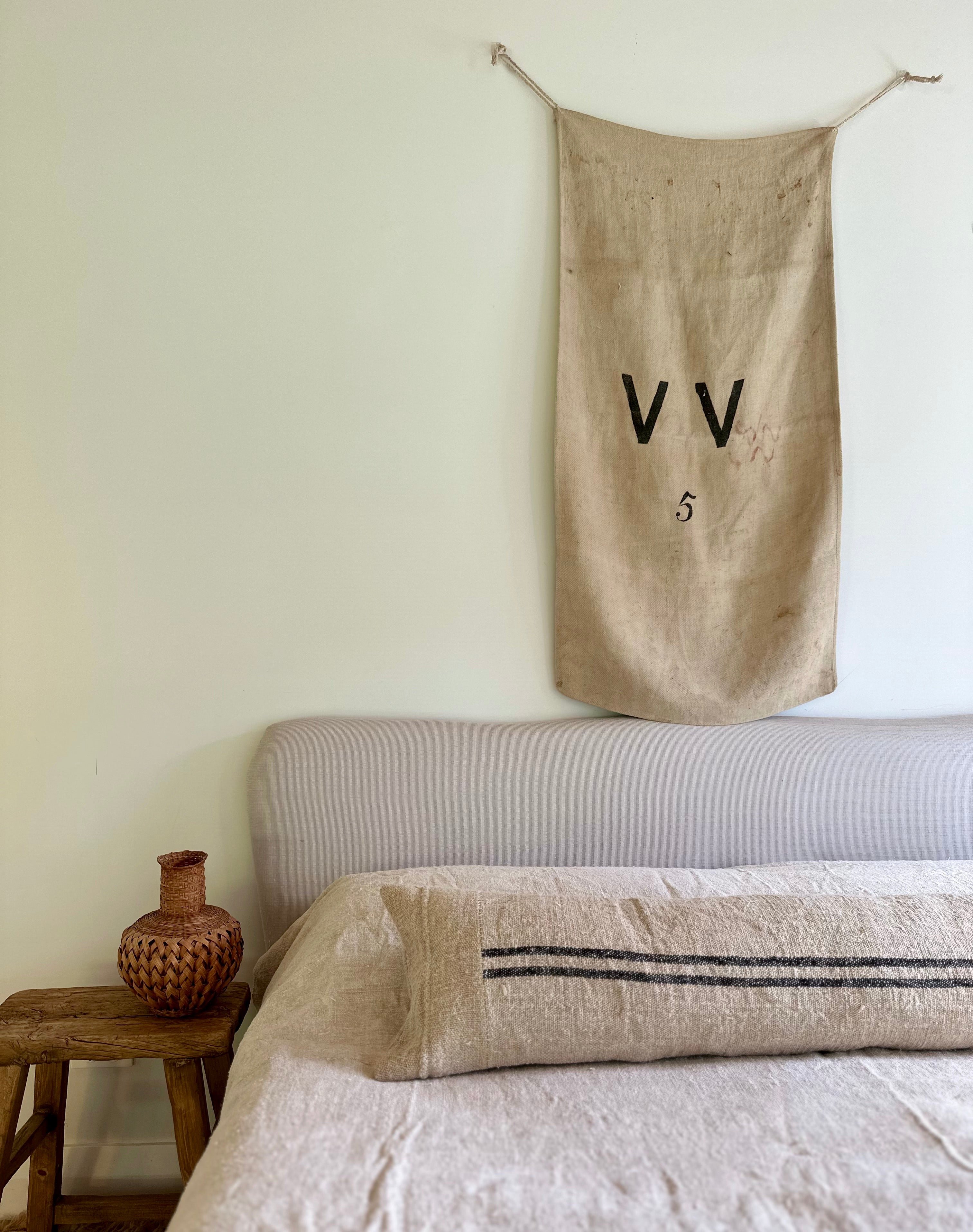 'VV 5' Grainsack wall art