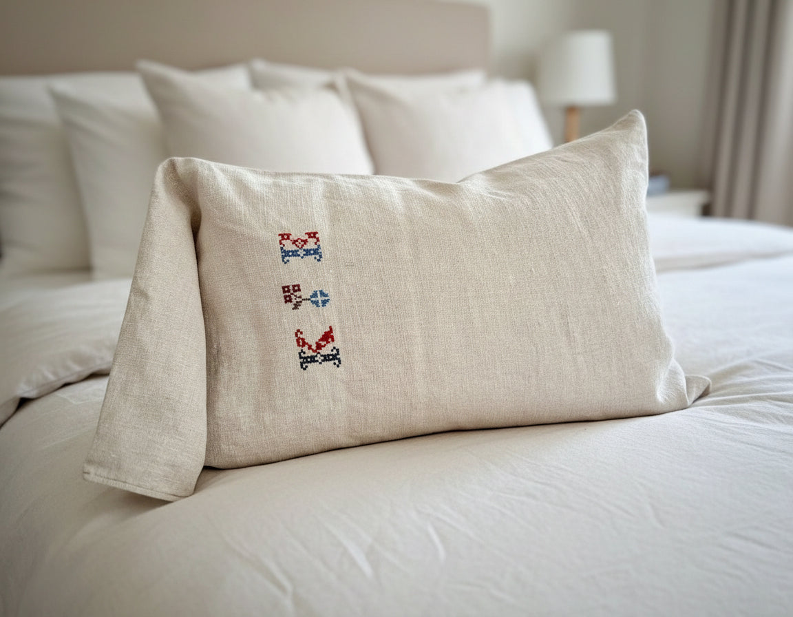 Grain-sack pillow slip 75 x 50 with 'K.E' Monogram oatmeal
