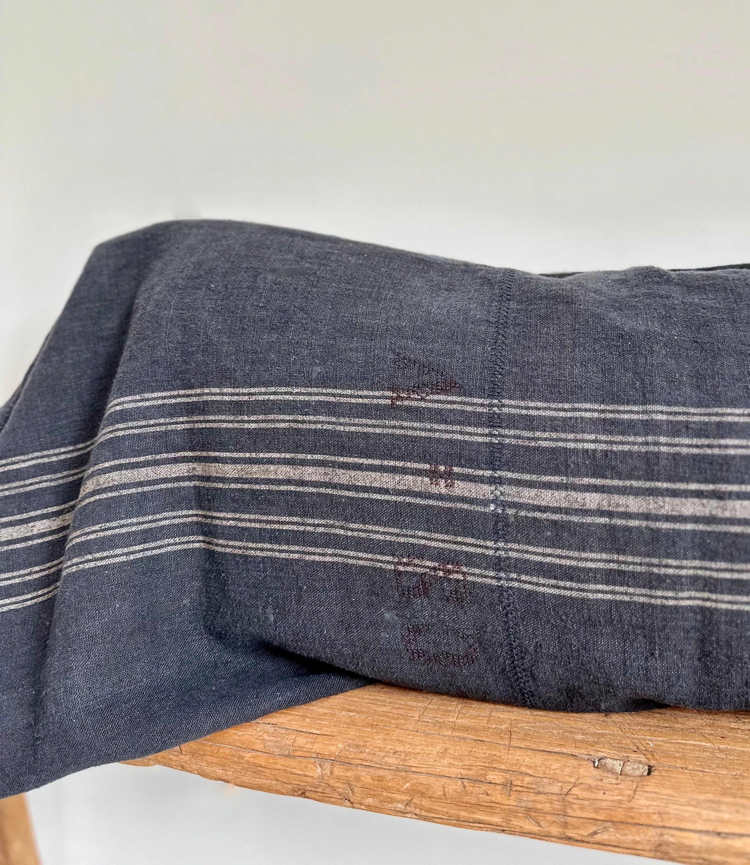 Grain-sack Monogram Pillow slip 100 x 40 indigo Blue with gold stripe
