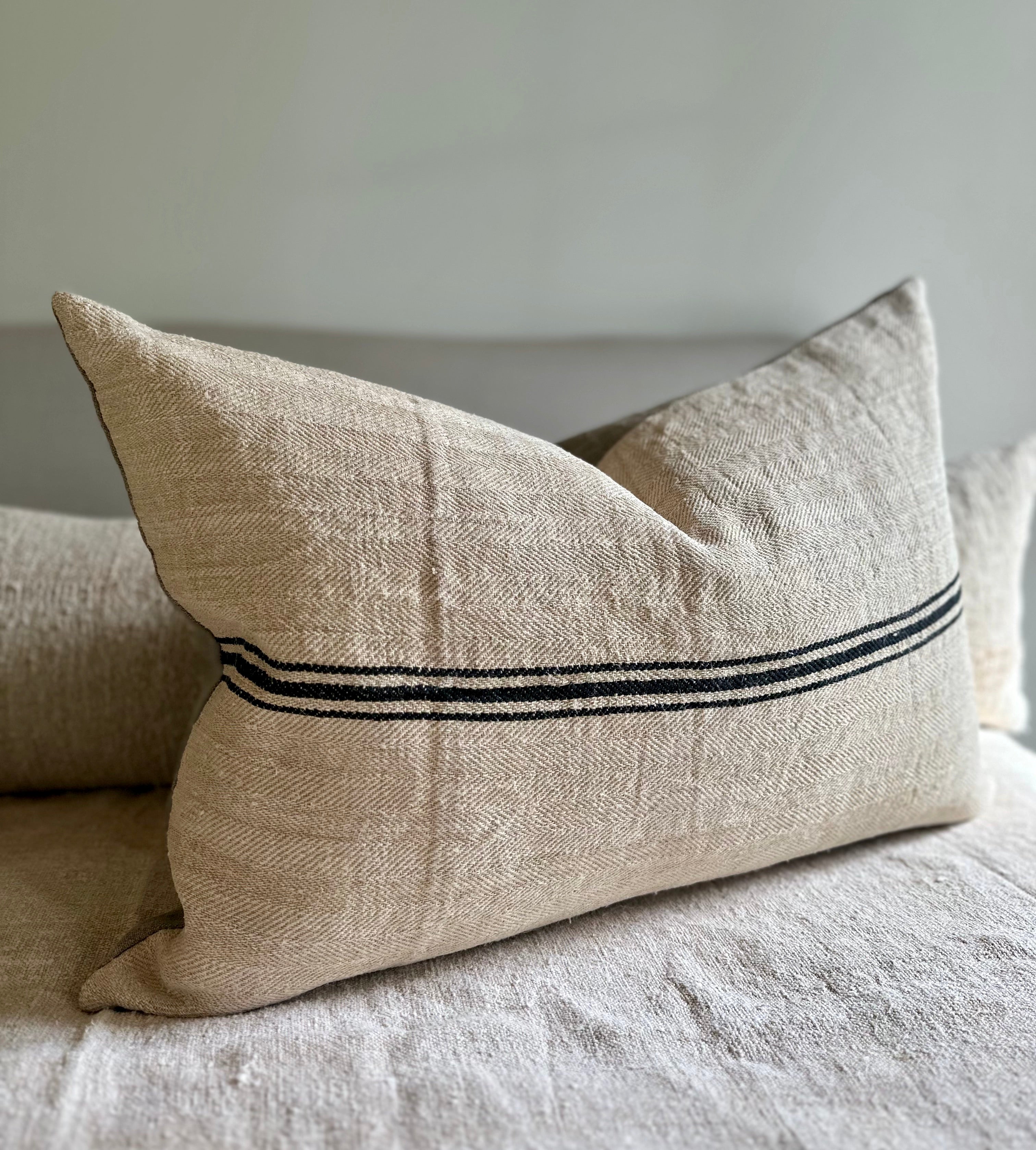 Grain-sack cushion 60 x 40 Black stripe