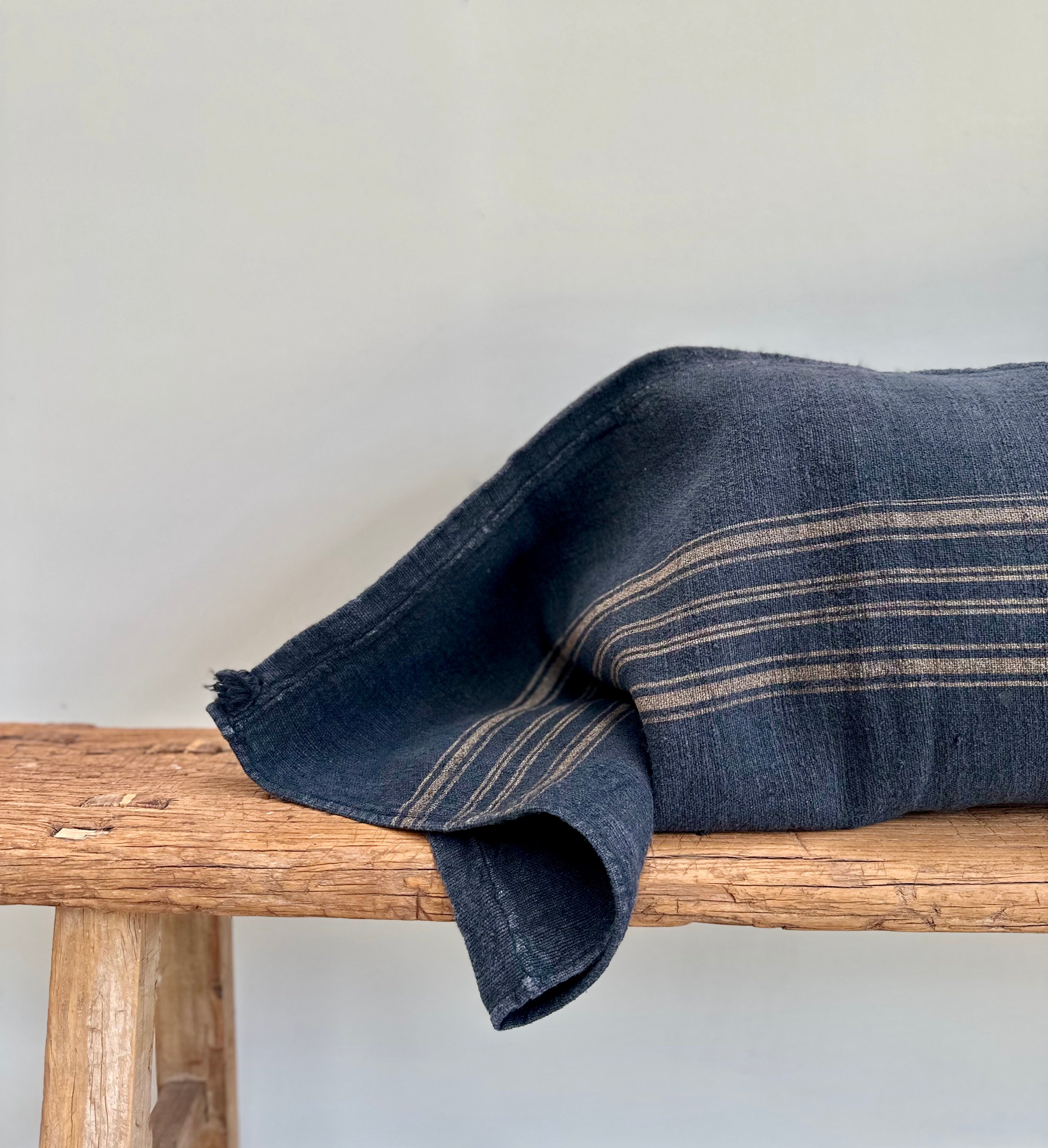 Grain-sack pillow slip 75 x 50 indigo Blue with gold stripe