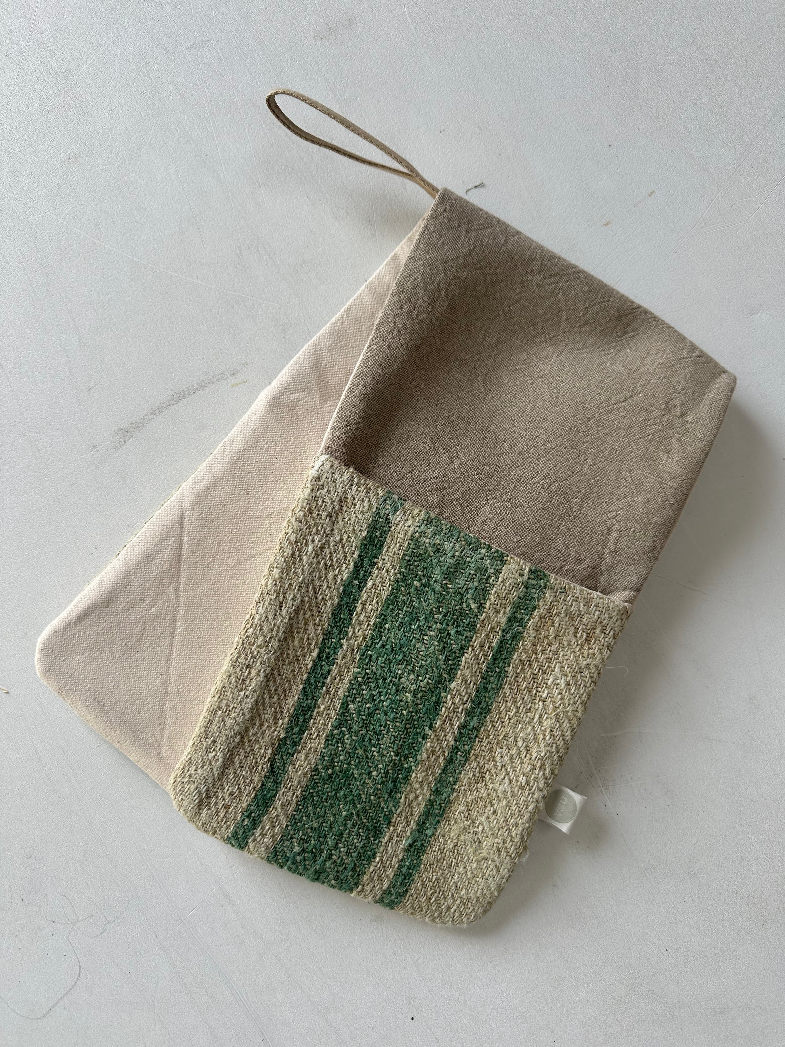 Grain-sack oven gloves