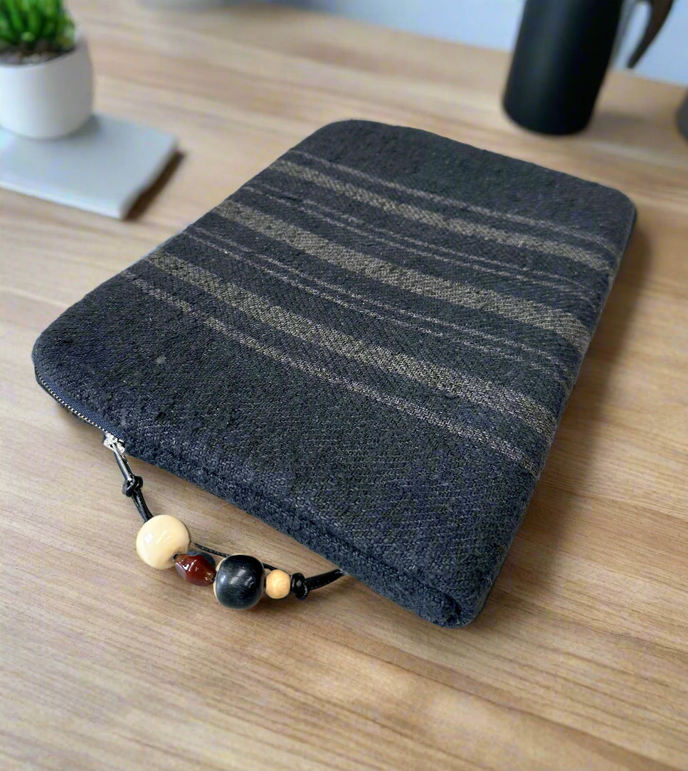 Grain-sack Lap top sleeve indigo with beaded puller.