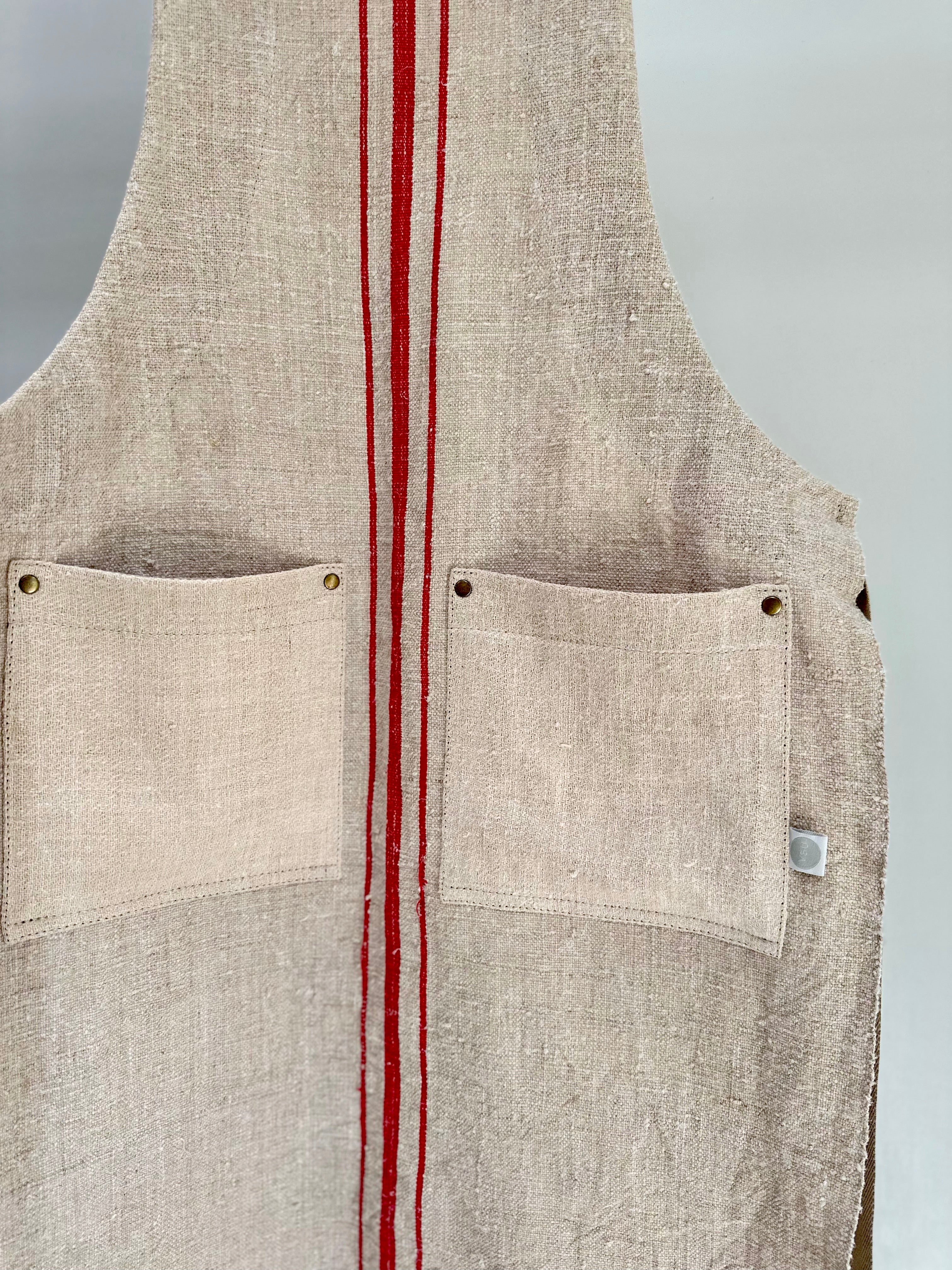 Heritage Grain-sack Apron two patch pockets red stripe with contrast pockets