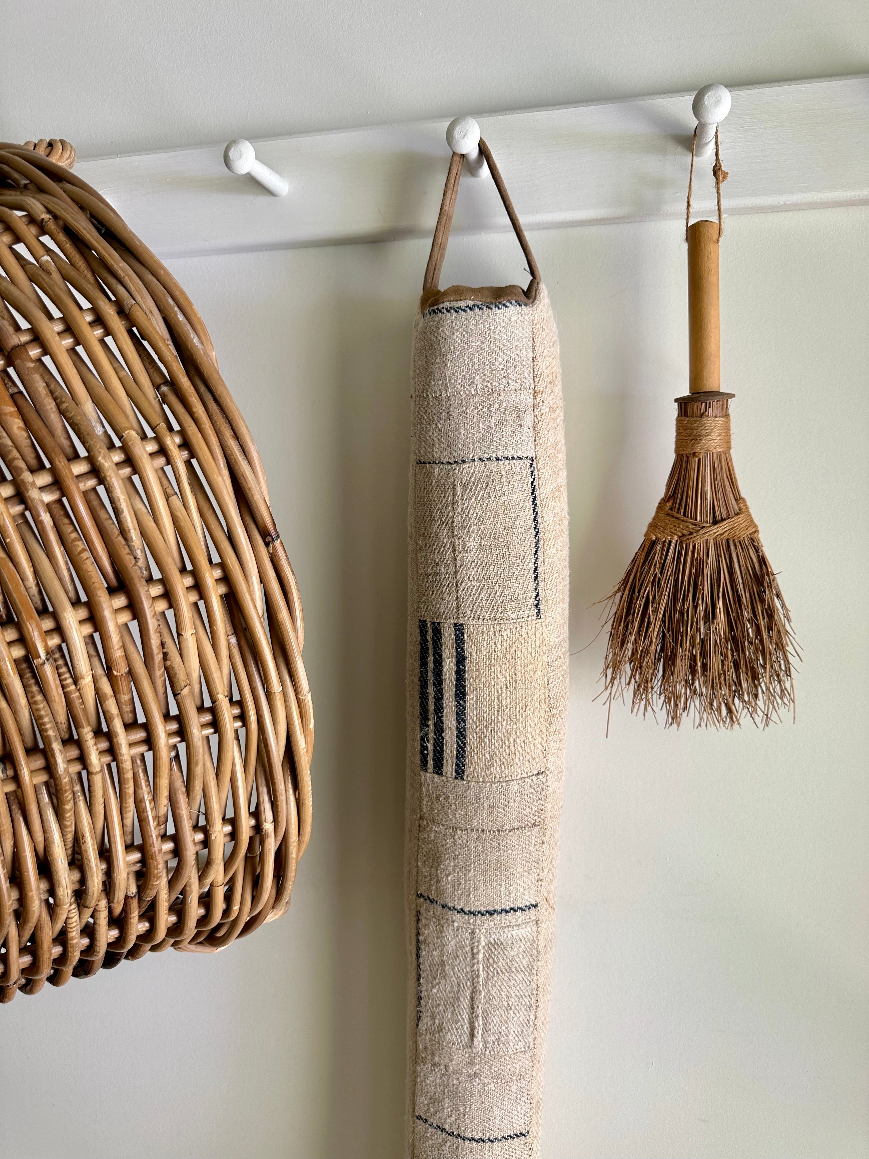 Grain-sack draught excluder