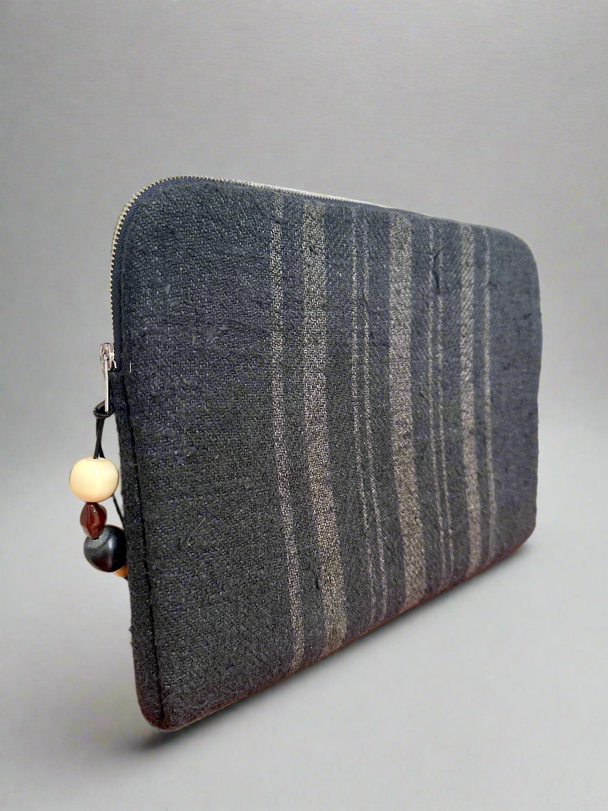 Grain-sack Lap top sleeve indigo with beaded puller.