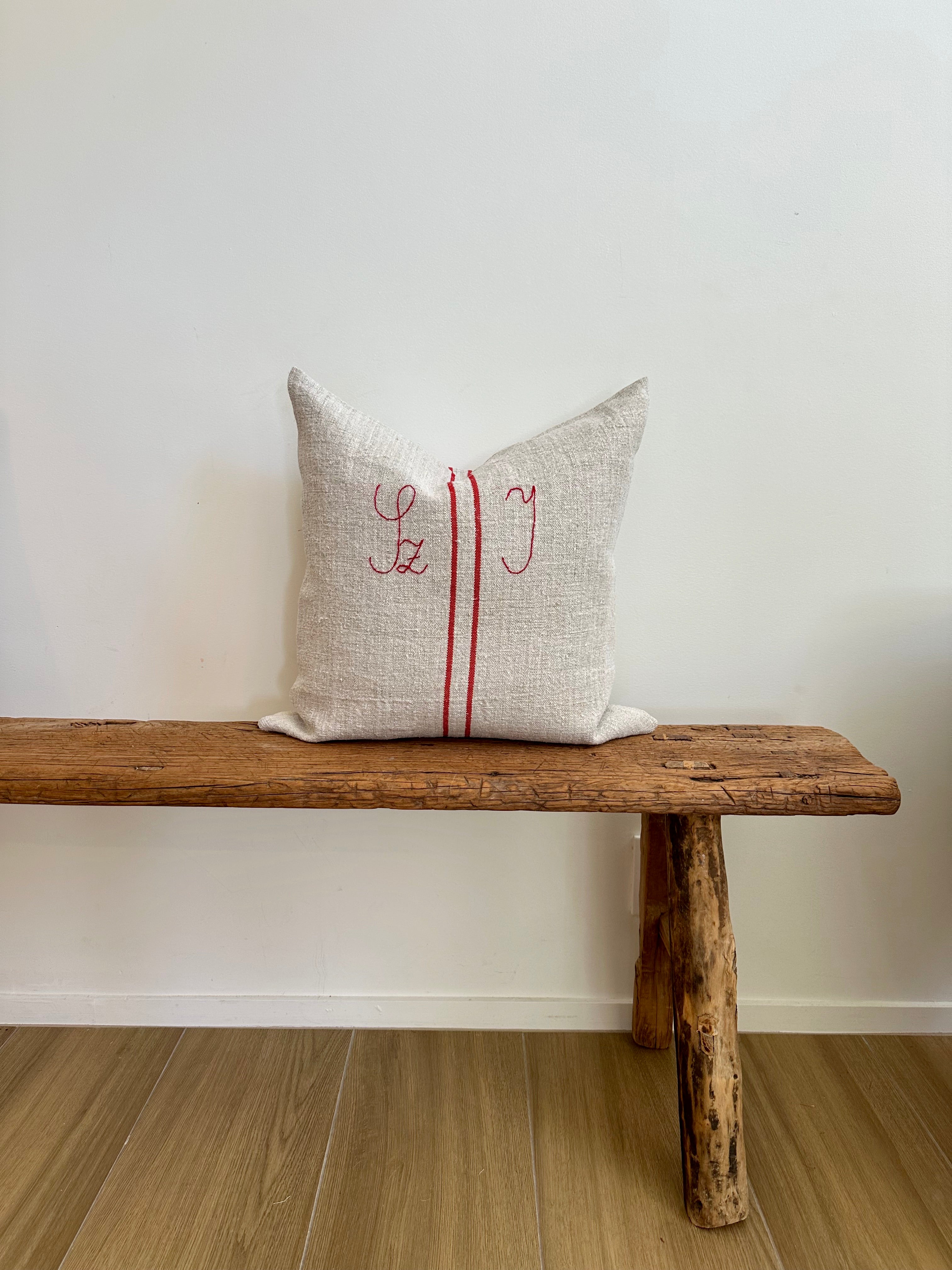 Grain-sack cushion with original monogram "S Z I"